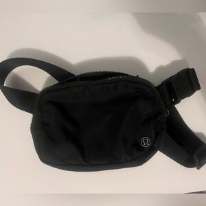 lululemon black fannypack